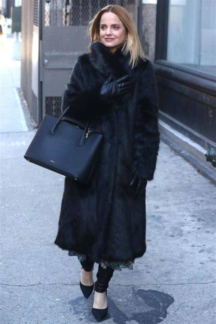 Mena Suvari At AOL Build