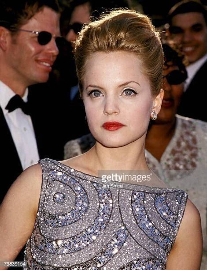 Mena-Suvari-elton-john-oscars-after-party-2016