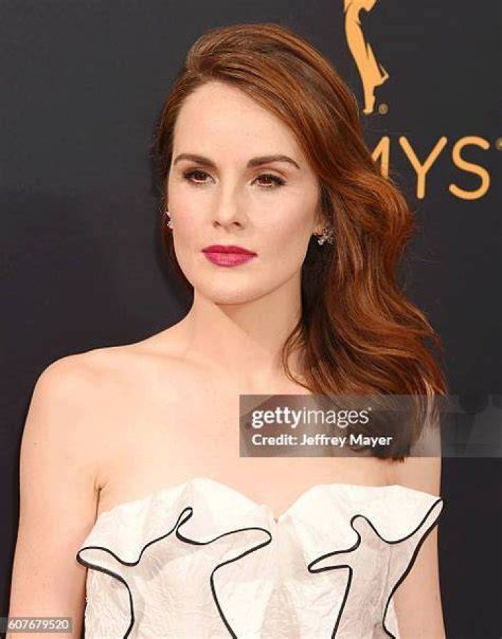michelle-dockery-emmys-2016-emmy-awards