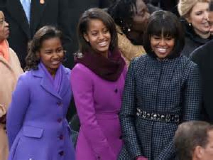 michelle-sasha-malia-obama-arrive-fresh-faced-in-Morocco-ftr