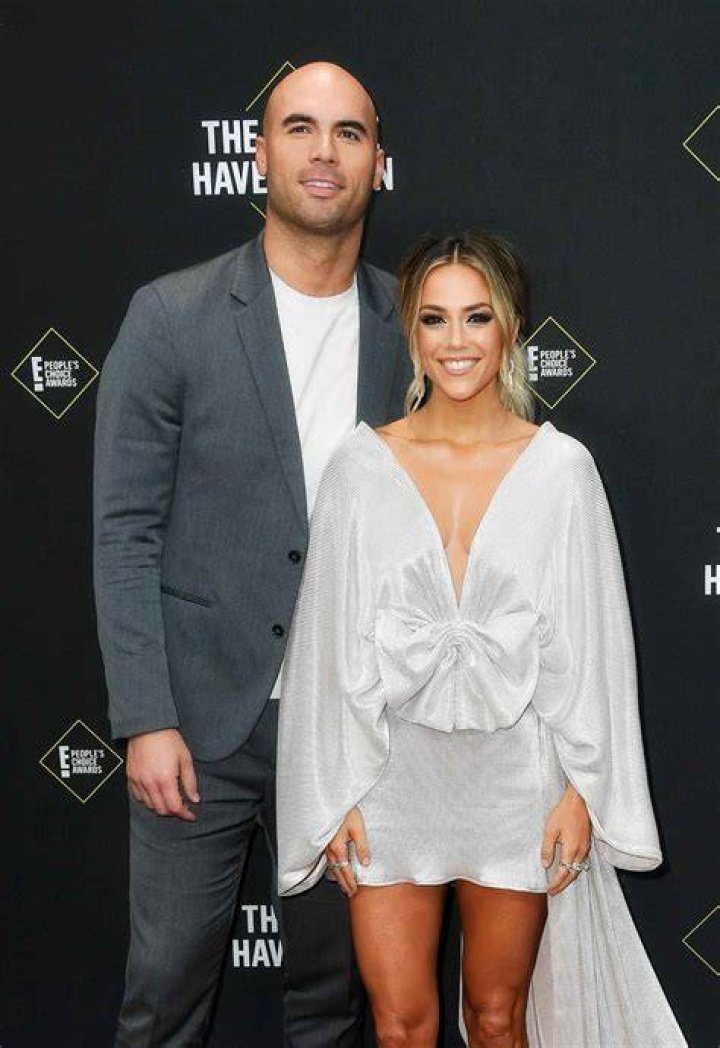 Mike Caussin and Jana Kramer 45th Annual People's Choice Awards, Arrivals, Barker Hanger, Los Angeles, USA - 10 Nov 2019