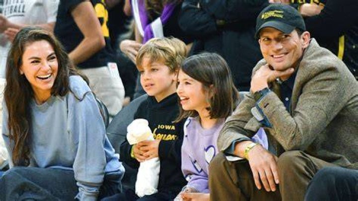 mila kunis ashton kutcher family shopping