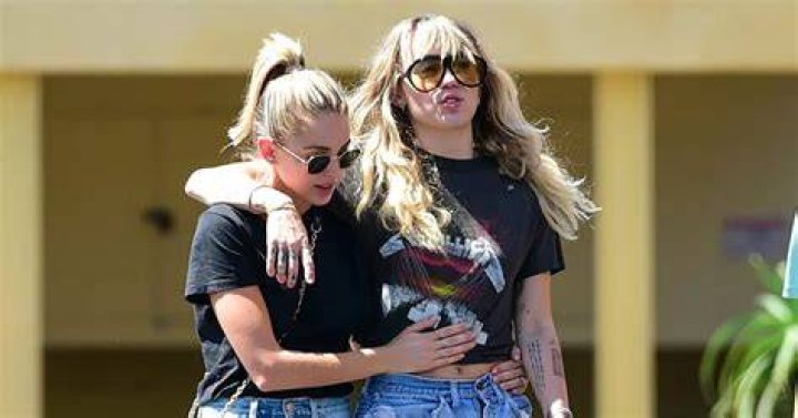 Miley Cyrus and girlfriend Kaitlynn Carter go to Gay Night at Acme Bar in NYC and later return to their downtown hotel together. Pictured: Miley Cyrus,Kaitlynn Carter Ref: SPL5114903 110919 NON-EXCLUSIVE Picture by: Suzy Creamcheese / SplashNews.com Splash News and Pictures Los Angeles: 310-821-2666 New York: 212-619-2666 London: +44 (0)20 7644 7656 Berlin: +49 175 3764 166 World Rights