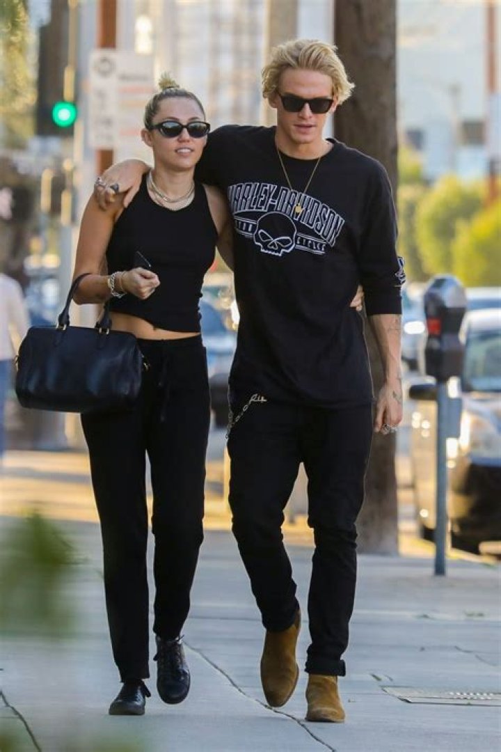Miley Cyrus & Cody Simpson