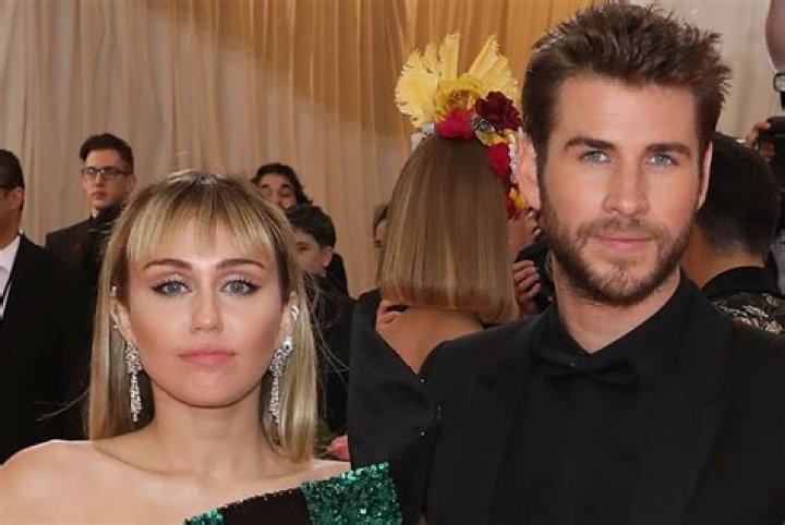 Miley Cyrus & Liam Hemsworth, Stella Maxwell