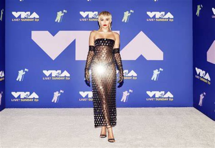 Miley Cyrus VMAs 2020