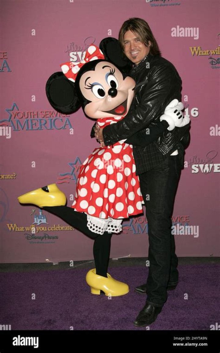 Minnie Mouse, Miley Cyrus, Billy Ray Cyrus and family 'High School Musical 2' film premiere, Anaheim, America - 14 Aug 2007 Minnie Mouse, Miley Cyrus, Billy Ray Cyrus and family World Premiere of 'High School Musical 2' at Disneyland Resort in Anaheim, California on August 14, 2007 . Anaheim, California Photo &reg; Matt Baron/BEImages