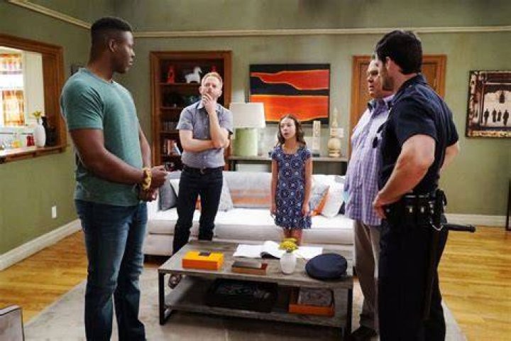 MODERN FAMILY - "Weathering Heights" - Phil can't cover up his excitement when he's invited to appear in a real-estate news segment for the local news. The day gets even better after meeting his "weatherman" hero, Rainer Shine (played by Nathan Fillion). Phil made one little mistake; he introduced him to Hayley. Over at the Pritchett house, Jay decides to infuse a little grit into Manny's video interview for his college application. In the Tucker-Pritchett home, Lily is over their new houseguest and decides to take matters into her own hands, on "Modern Family," WEDNESDAY, OCTOBER 12 (9:00-9:30 p.m. EDT), on the ABC Television Network. (ABC/Ron Tom)SARAH HYLAND