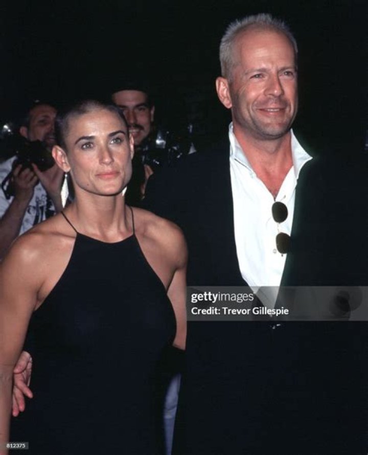 MOORE Actors Bruce Willis, center, Demi Moore, left, and their children, Rumer, Scout and Tallulah, arrive at the premiere of "Bandits", in the Westwood section of Los Angeles BANDITS PREMIERE, LOS ANGELES, USA