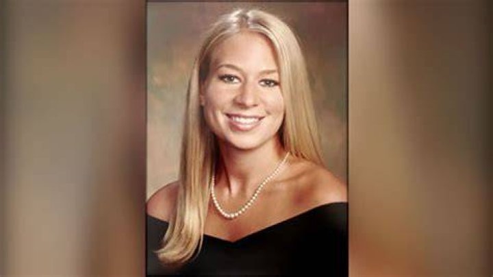 Natalee Holloway poses