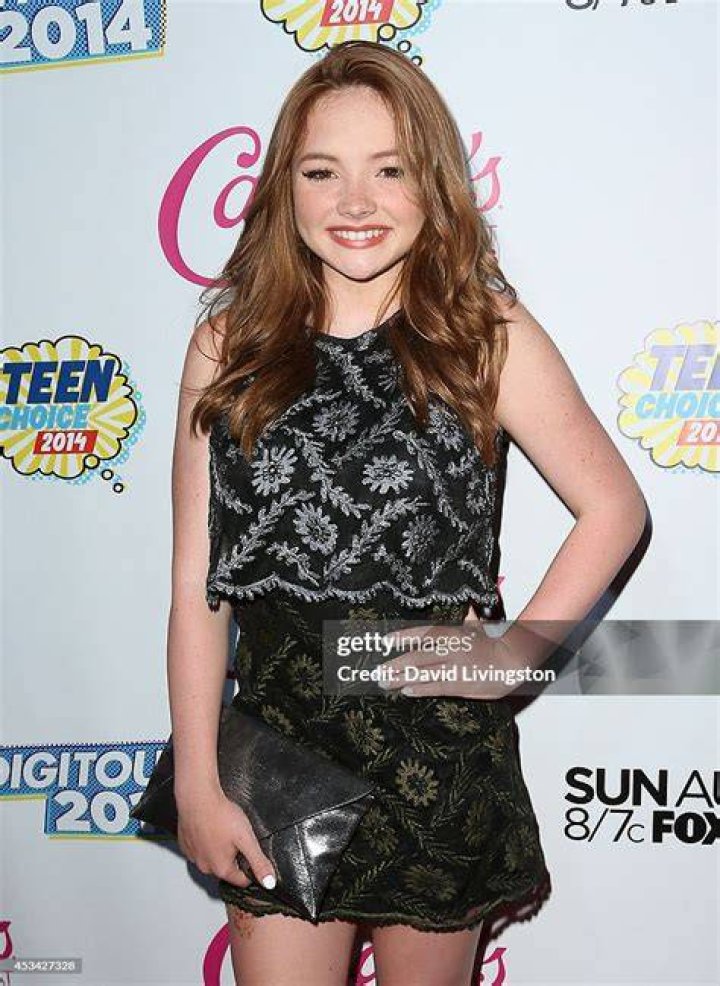 Natalie-Alyn-Lind-teen-choice-awards-2015