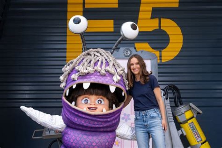Natalie Portman Visits Disneyland With Her Kids