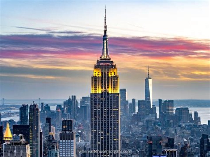 New York, NY - Empire State Building hosts Mariah Carey in celebration of the 25th Anniversary of &ldquo;All I Want For Christmas Is You&rdquo;, in New York City. Pictured: Mariah Carey BACKGRID USA 17 DECEMBER 2019 BYLINE MUST READ: Diego Corredor / BACKGRID USA: +1 310 798 9111 / UK: +44 208 344 2007 / *UK Clients - Pictures Containing Children Please Pixelate Face Prior To Publication*