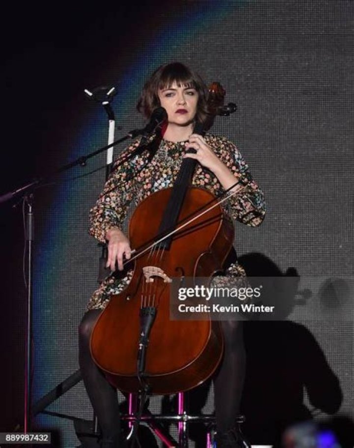 Neyla Pekarek At Almost Acoustic Christmas