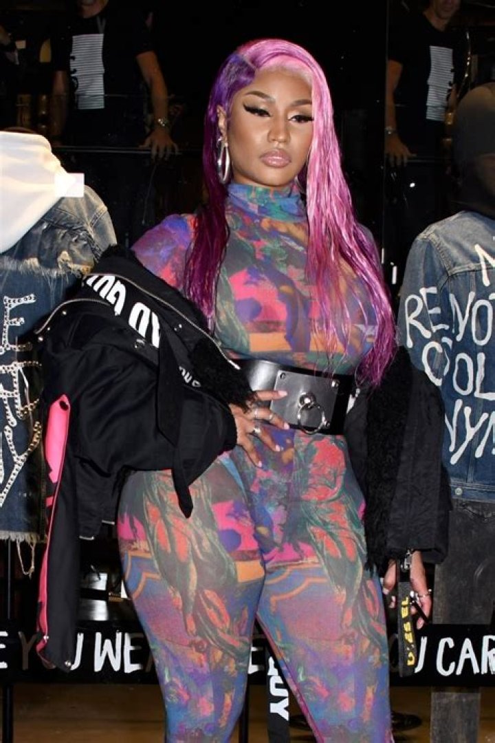 nicki-minaj-braless-pcn