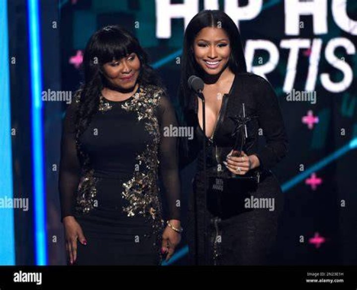 Nicki Minaj, Carol Maraj