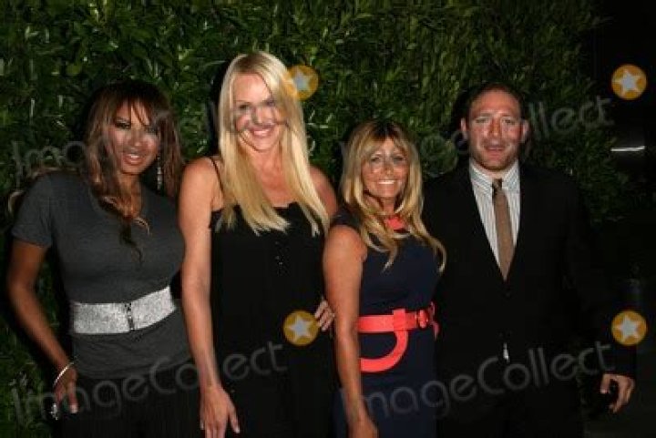 Nicole Eggert and David Weintraub Nicole Eggert and David Weintraub out and about, Los Angeles, America - 21 May 2010 Nicole Eggert and David Weintraub shopping with friends at Fred Segal in West Hollywood