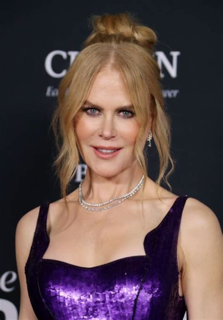 Nicole Kidman6th Annual Instyle Awards, Los Angeles, California, USA - 15 Nov 2021Wearing Armani Prive Same Outfit as catwalk model *842031n