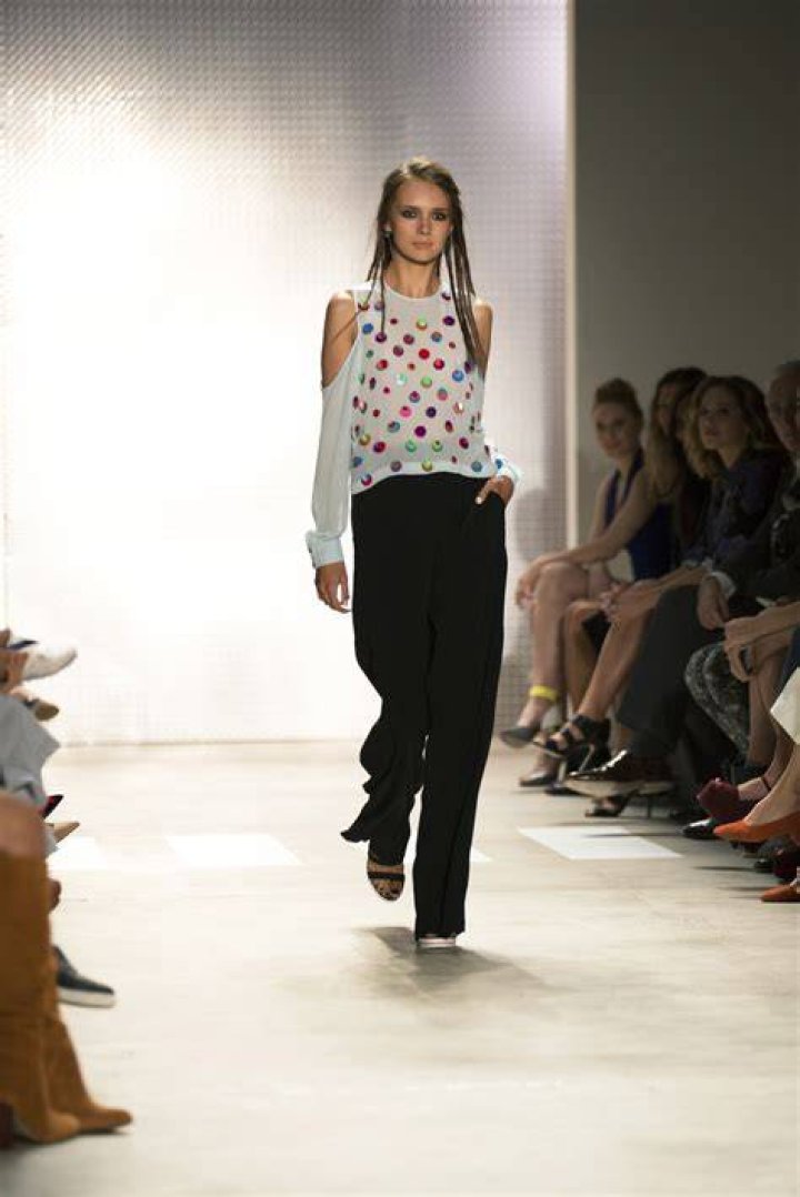 Nicole Miller Spring 2016 NYFW Show: See Photos
