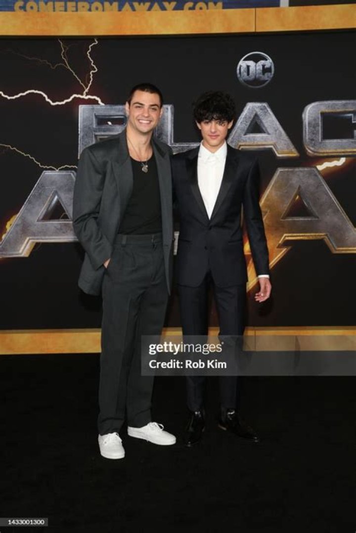 Noah Centineo & Bodhi Sabongui