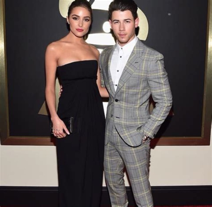 olivia-culpo-grammys-