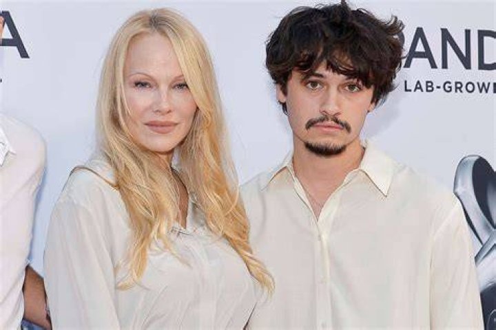 Pamela Anderson, Dylan Lee