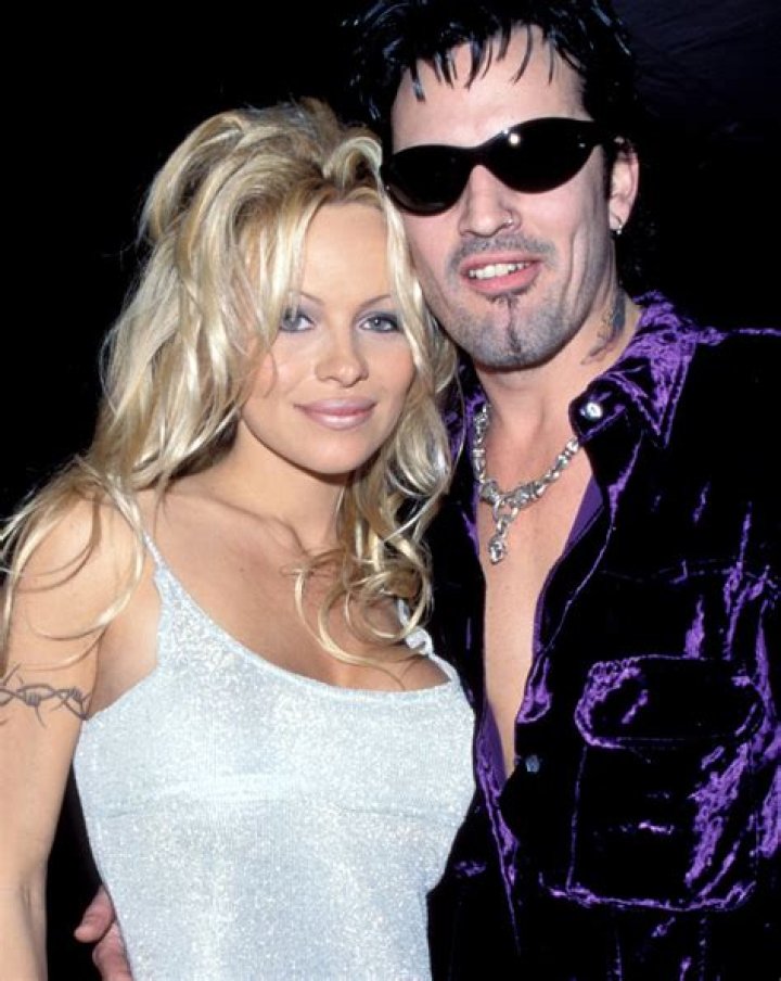 PAMELA ANDERSON MARRIES TOMMY LEE - CANCUN, MEXICO - 1995