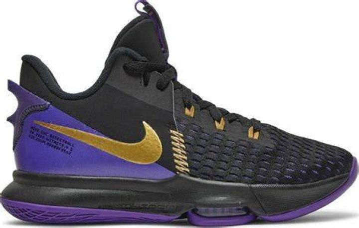 parade-lebron-james-5