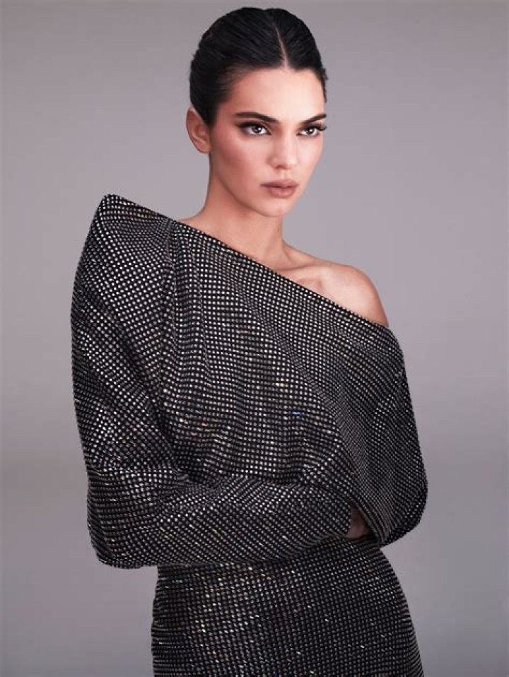 Paris, FRANCE - *EXCLUSIVE* - Model Kendall Jenner, Fai Khadra and singer Rosalia enjoy a night out at Dinand par Ferdi club in Paris.Pictured: Kendall JennerBACKGRID USA 29 JUNE 2021 BYLINE MUST READ: Best Image / BACKGRIDUSA: +1 310 798 9111 / : +44 208 344 2007 / *UK Clients - Pictures Containing ChildrenPlease Pixelate Face Prior To Publication*