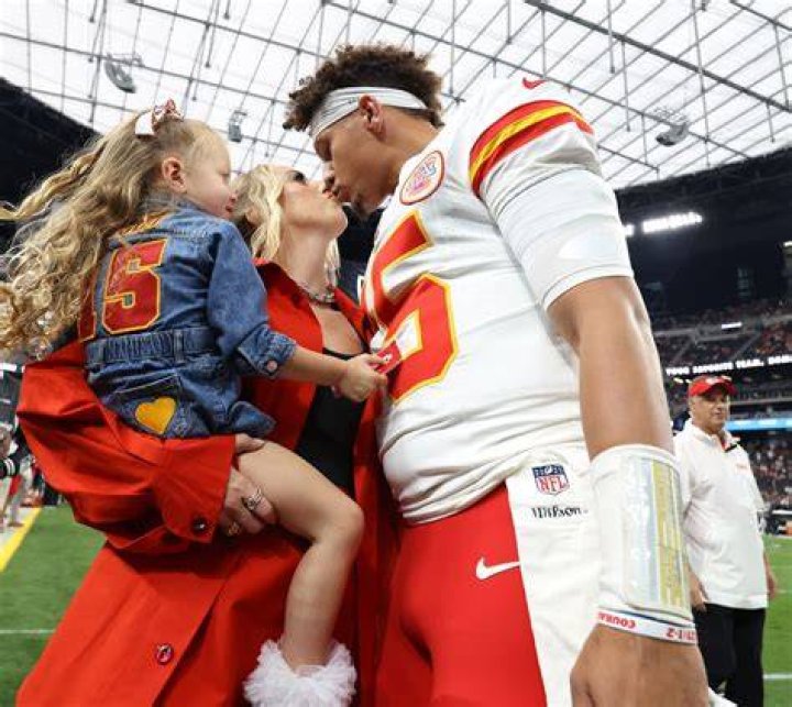 Patrick Mahomes and his two kids