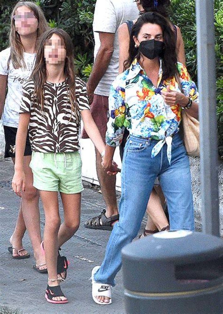 Penelope Cruz & Her Two Children