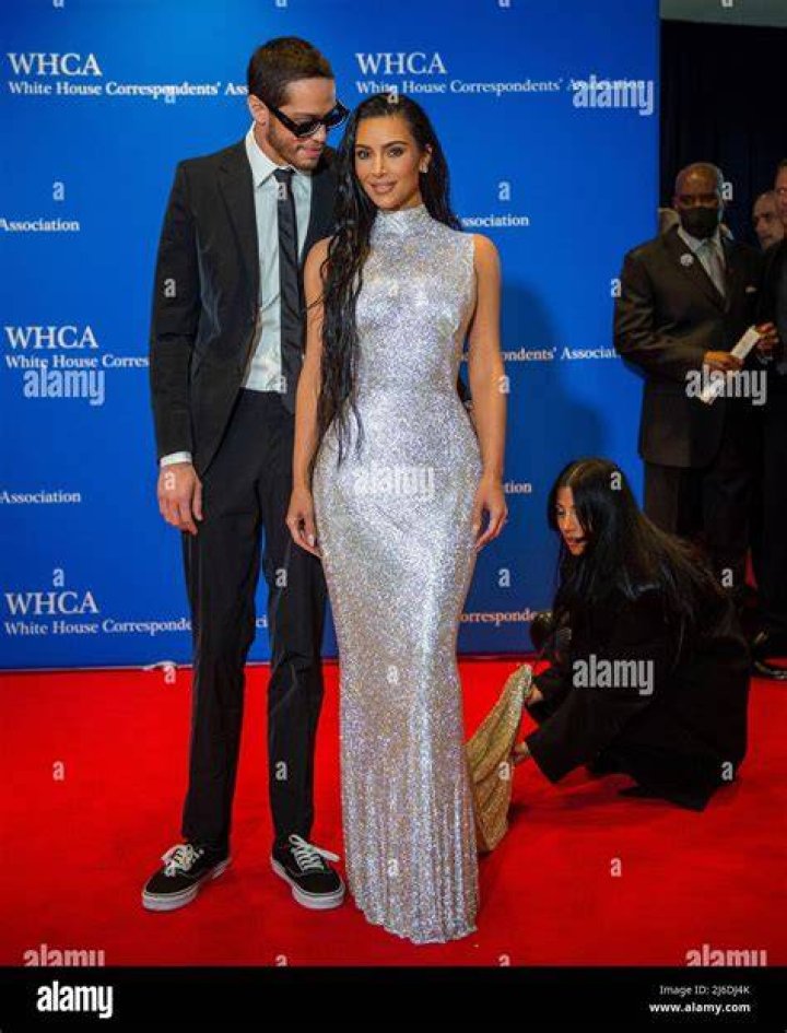 Pete Davidson & Kim Kardashian Arrive In Style For White House Correspondents&rsquo; Dinner