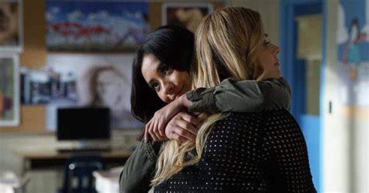 Pretty Little Liars Recap Emily Paige Breakup