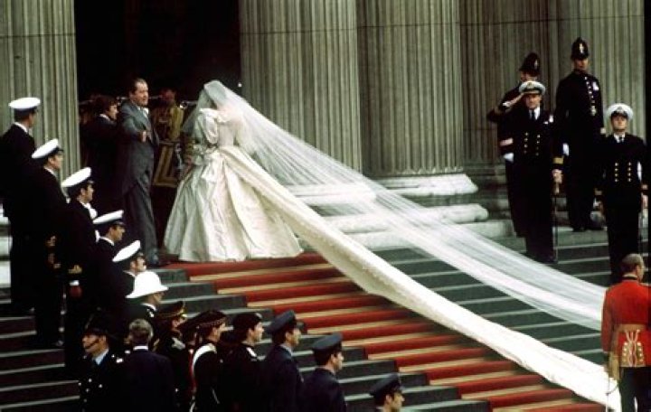 Princess Diana&rsquo;s Wedding Gown