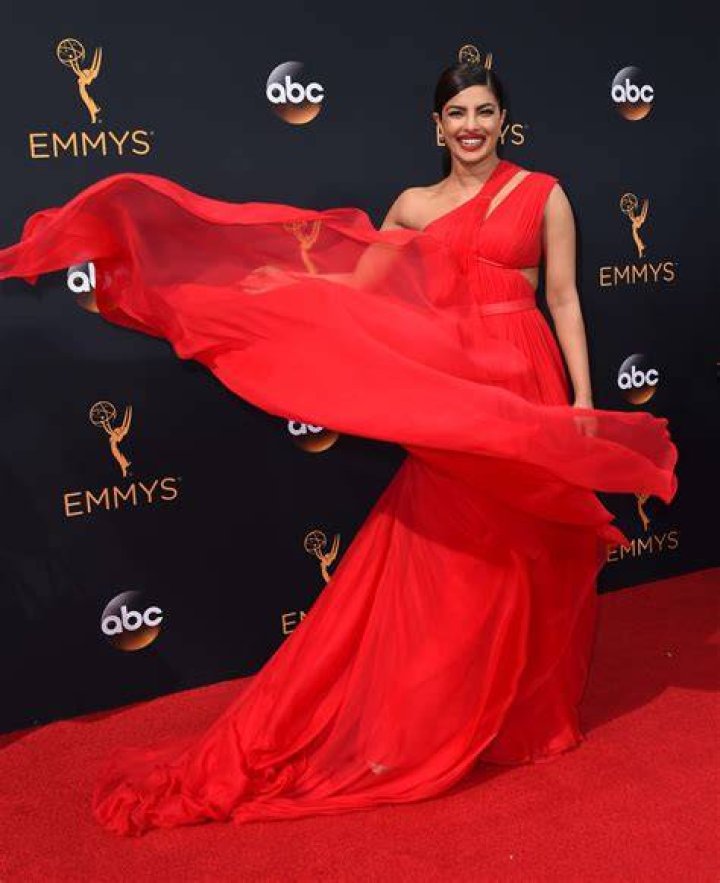 priyanka-chopra-emmys-2016-emmy-awards