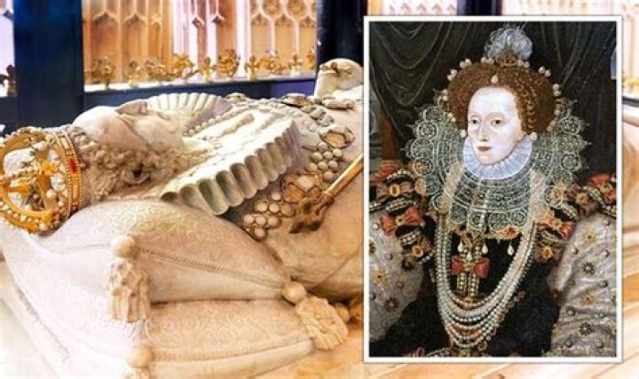 Queen Elizabeth&rsquo;s body lies in state at Westminster Hall in London