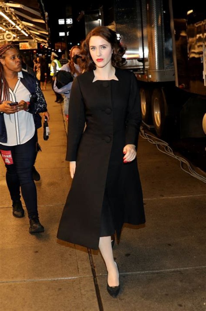 Rachel Brosnahan Rocks Midge&rsquo;s Red Lip
