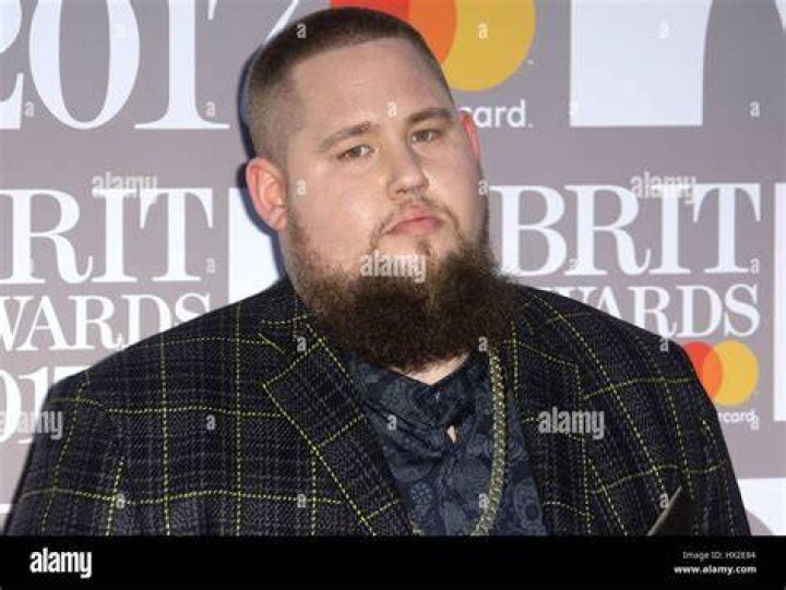 ragnbone-man-brit-awards-2017