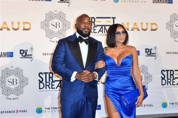 Rapper Jeezy and Jeannie May in pink power suit snuggle outside Pamella Roland during New York Fashion Week in New York City Pictured: Jeezy,Jeannie Mai Ref: SPL5146948 070220 NON-EXCLUSIVE Picture by: Christopher Peterson / SplashNews.com Splash News and Pictures USA: +1 310-525-5808 London: +44 (0)20 8126 1009 Berlin: +49 175 3764 166 World Rights