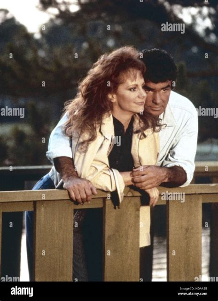 Reba McEntire & Burt Reynolds In &lsquo;The Man From Left Field&rsquo;