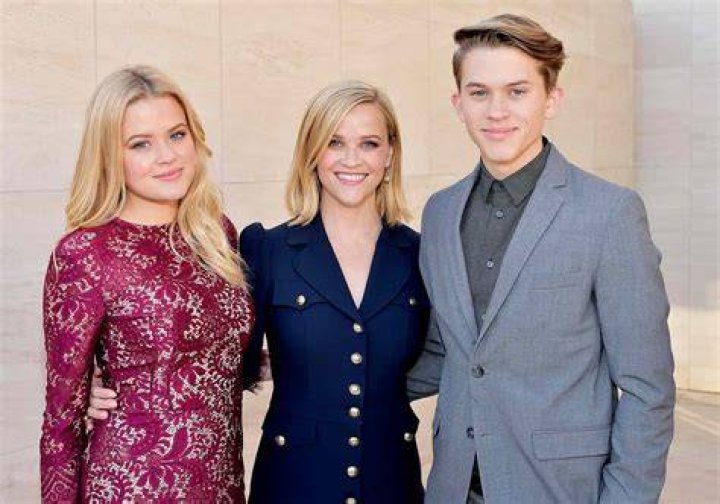 Reese Witherspoon With Her Family
