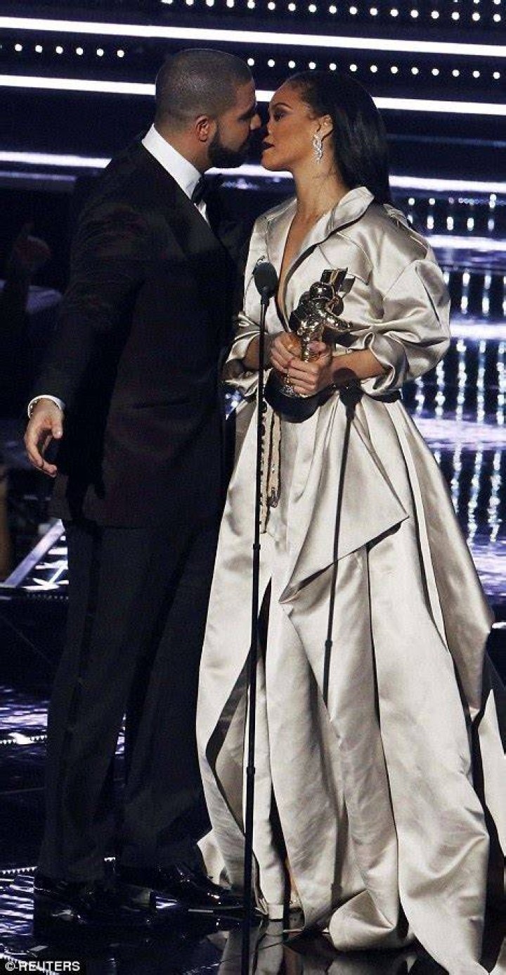 Rihanna Drake VMAs