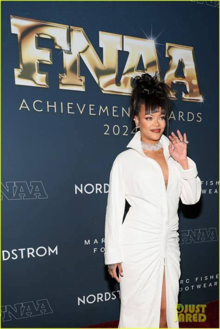 Rihanna Is A Vision In Yellow