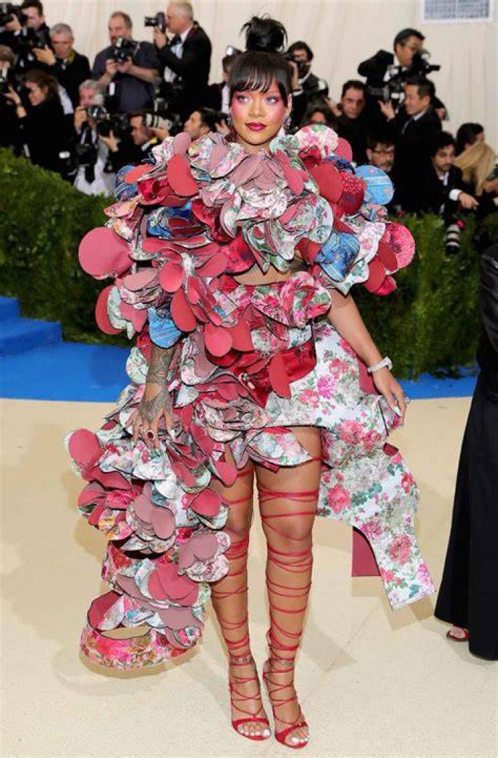 Rihanna-met-gala-2017-beauty