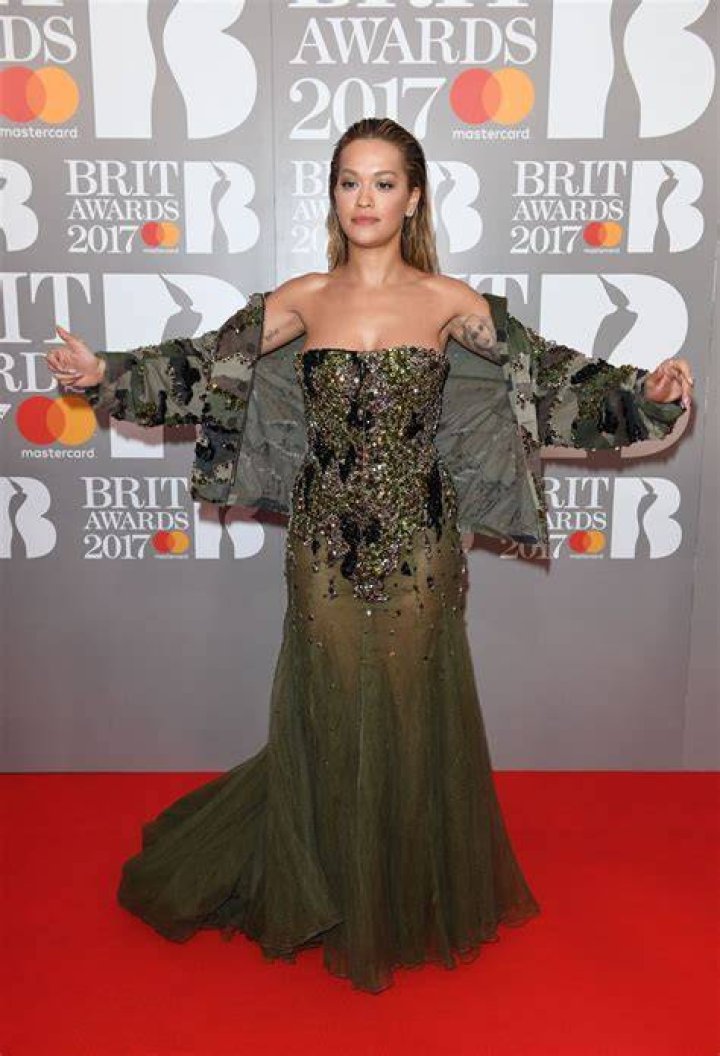 rita-ora-brit-awards-2017