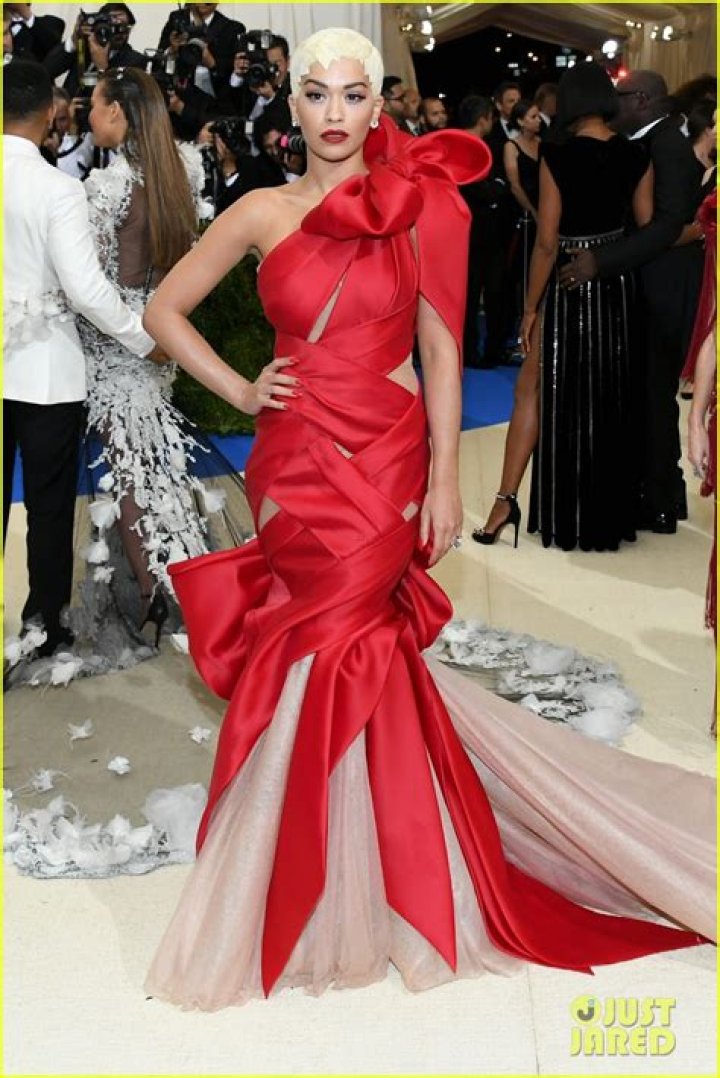 Rita-Ora-met-gala-2017-beauty