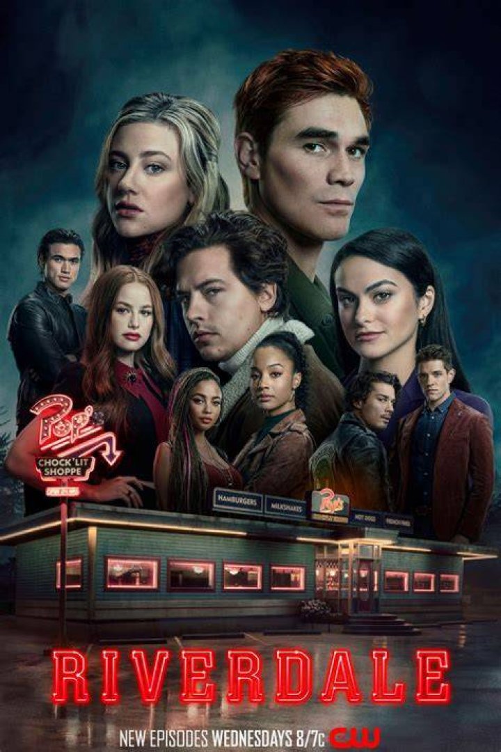 Riverdale -- "Chapter Thirteen: The Sweet Hereafter" -- Image Number: RVD113a_0038.jpg -- Pictured (L-R): Cole Sprouse as Jughead Jones and Lili Reinhart as Betty Cooper -- Photo: Katie Yu/The CW -- &copy; 2017 The CW Network. All Rights Reserved