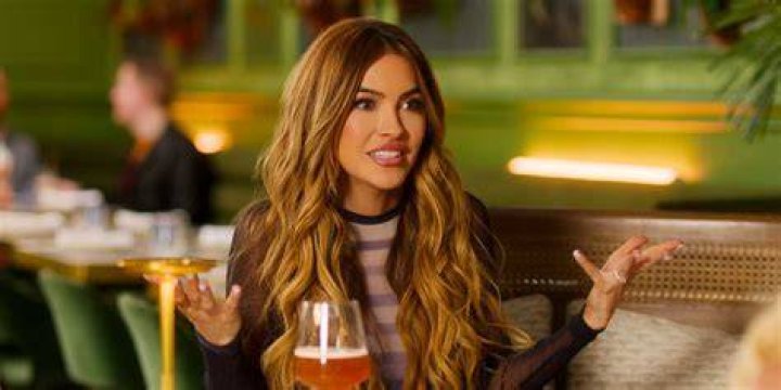 Rome, ITALY - Selling Sunset: Chrishell Stause is seen with boss and co-star Jason Oppenheim after confirming rumors that they are in a relationship. Love birds Stause and Jason Oppenheim can be seen strolling around the Colosseum in Rome enjoying some quality time together before heading to the airport with friends including Mary Fitzgerald and Tina Louise. Jason Oppenheim runs the real-estate company "Oppenheim Group" with his twin brother, Brett. Pictured: Chrishell Stause and Jason Oppenheim BACKGRID USA 30 JULY 2021 BYLINE MUST READ: Cobra Team / BACKGRID USA: +1 310 798 9111 / UK: +44 208 344 2007 / *UK Clients - Pictures Containing Children Please Pixelate Face Prior To Publication*