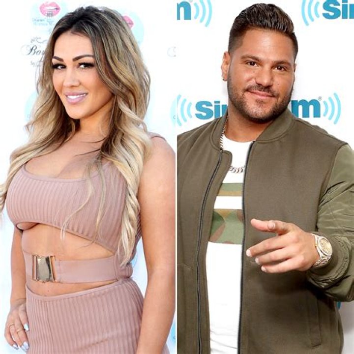 Ronnie Ortiz-Magro & Jen Harley From Jersey Shore have lunch at Il Pastaio in Beverly Hills, CA Pictured: Ronnie Ortiz-Magro & Jen Harley Ref: SPL5121340 031019 NON-EXCLUSIVE Picture by: SplashNews.com Splash News and Pictures USA: +1 310-525-5808 London: +44 (0)20 8126 1009 Berlin: +49 175 3764 166 World Rights