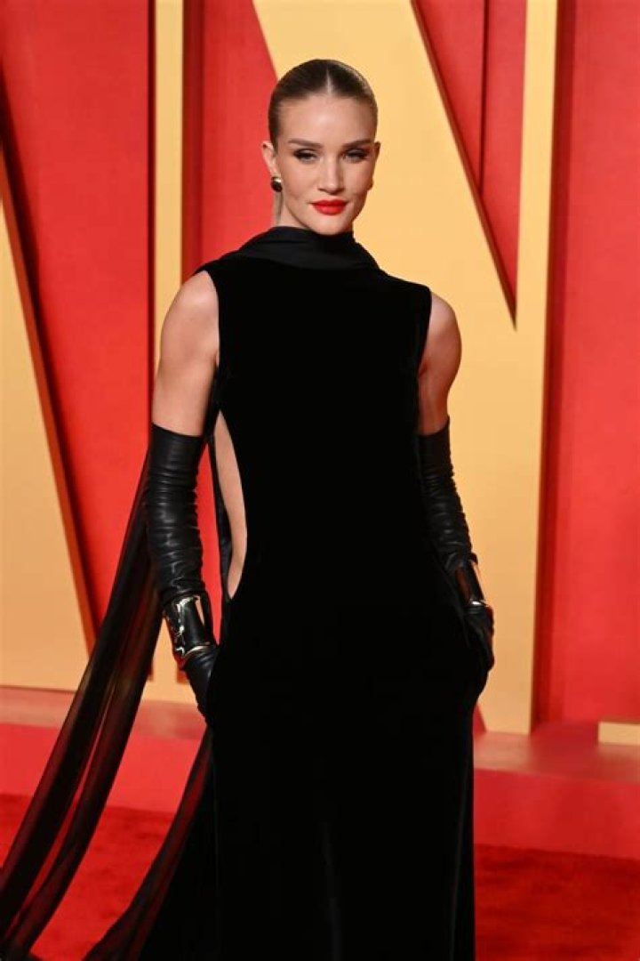 rosie-huntinton-whitley-vanity-fair-oscars-2017-academy-awards-rec